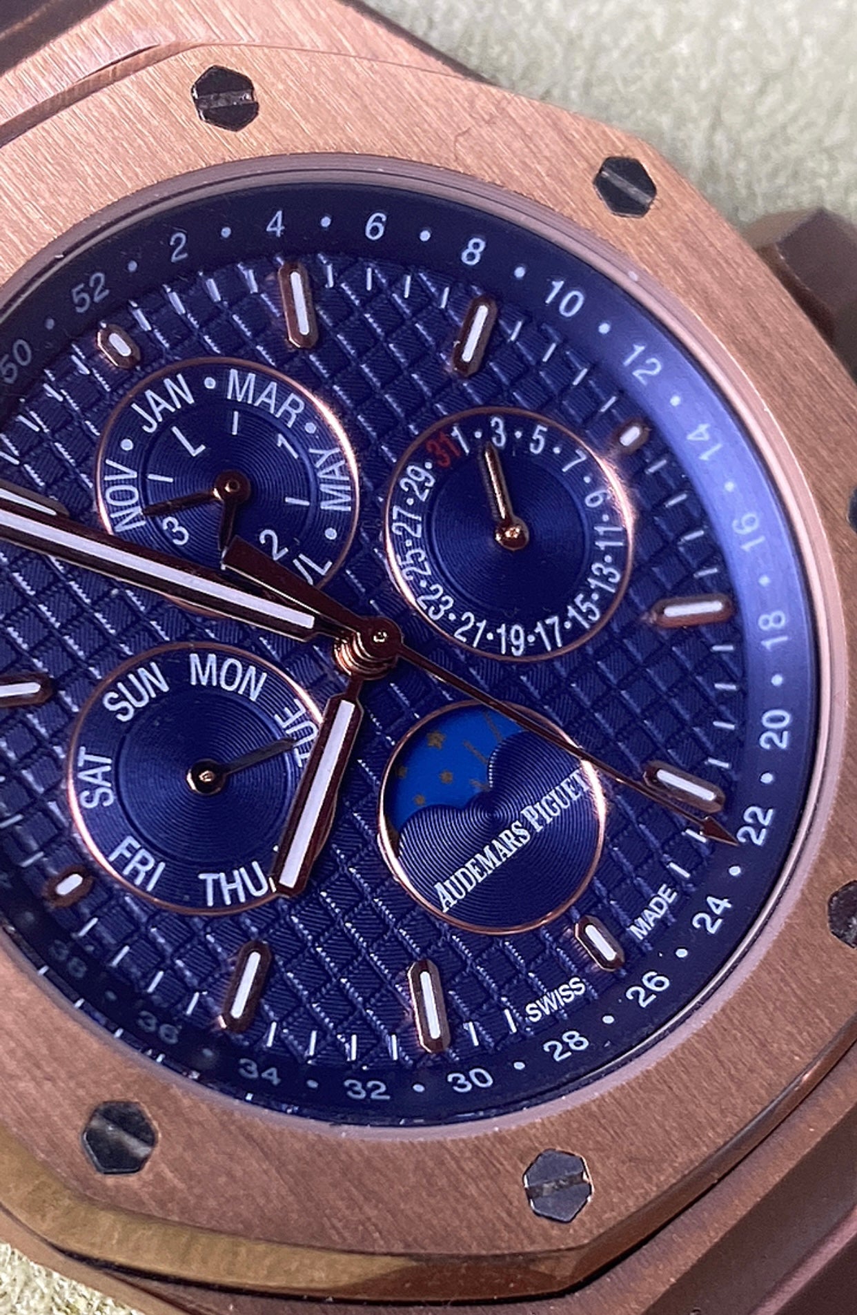 AP Royal Oak Calendar rose gold 41 mm - Clone - قطعة واحدة