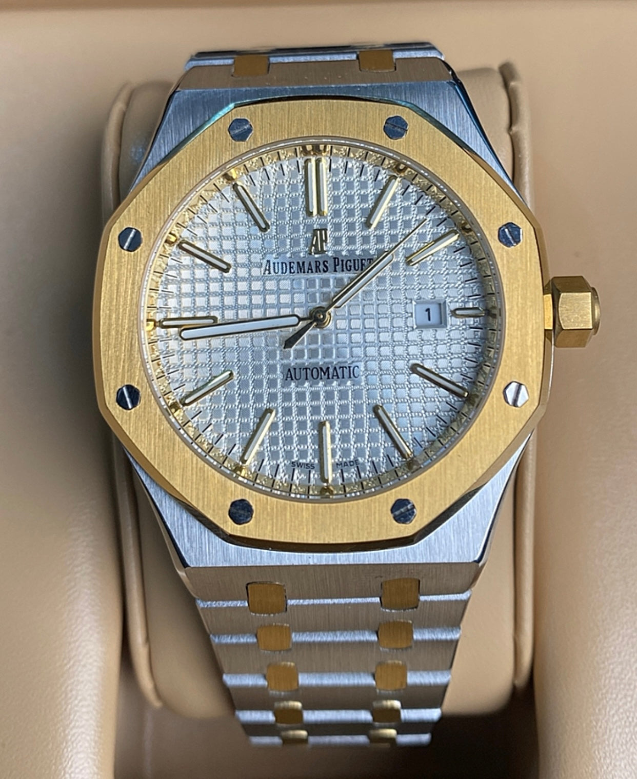 Audemars Pigue  Royal Oak Gold 41 mm (كلين تايتل)