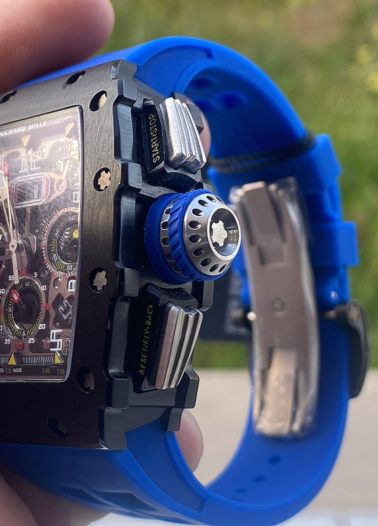 richard mille 11  السعر مليون و ٣٠٠ الف رفيال نادال