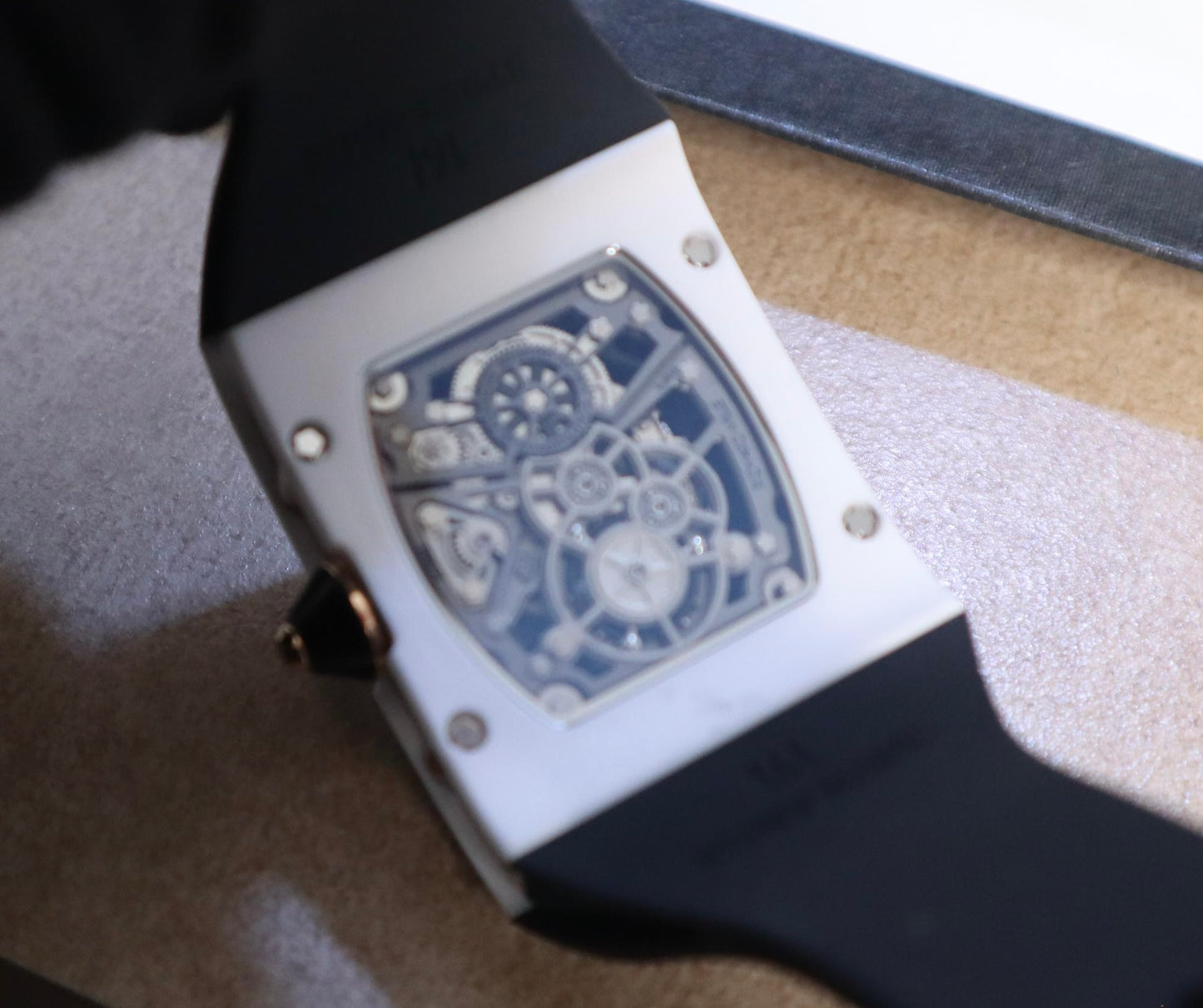 ريتشارد ميل اكسترا فلات - اصدار نادر جداً، متوفر قطعة واحدة