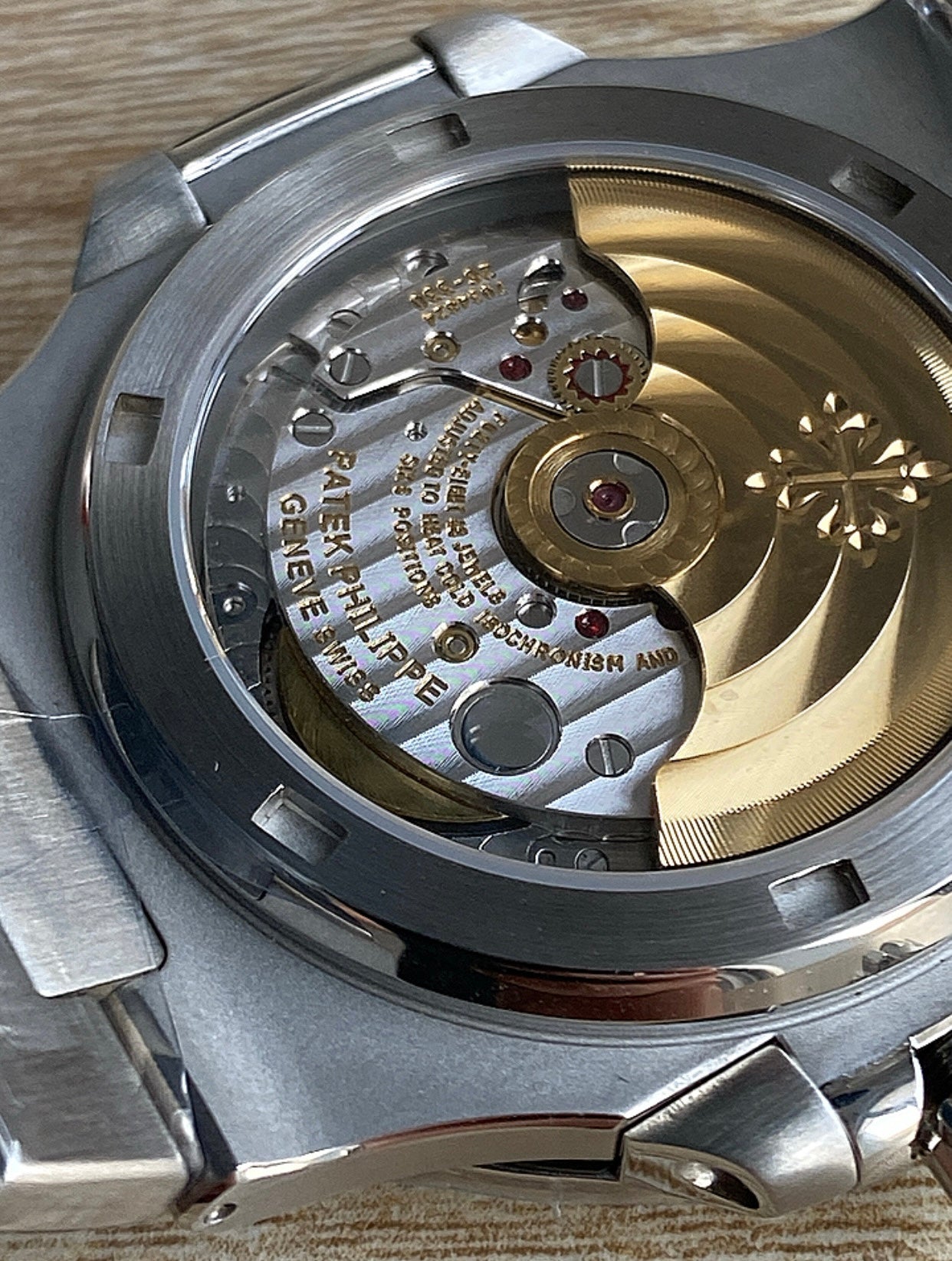 باتيك فيليب نوتلس نادرة جداً- مينا زيتوني بيزيل اوليڤ زيتوني طبق الاصل اعلى جودة