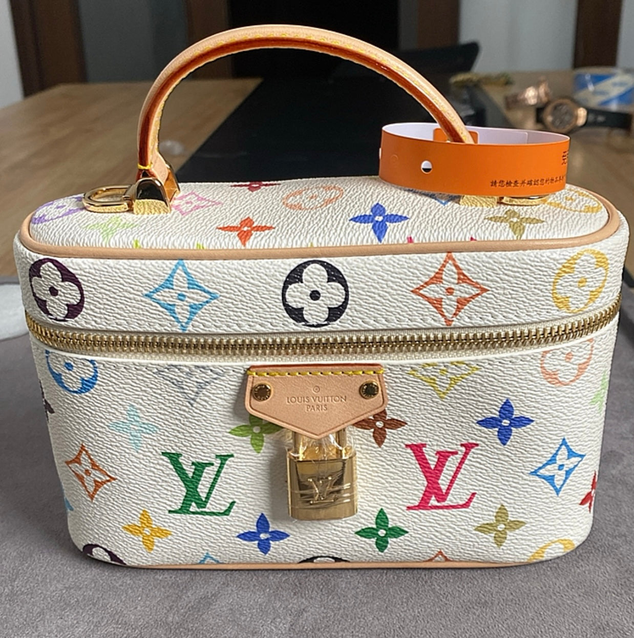 LV Monogram MulticolorLimted - الجنطة طبق الأصل لا تميز متوفر قطعة واحدة