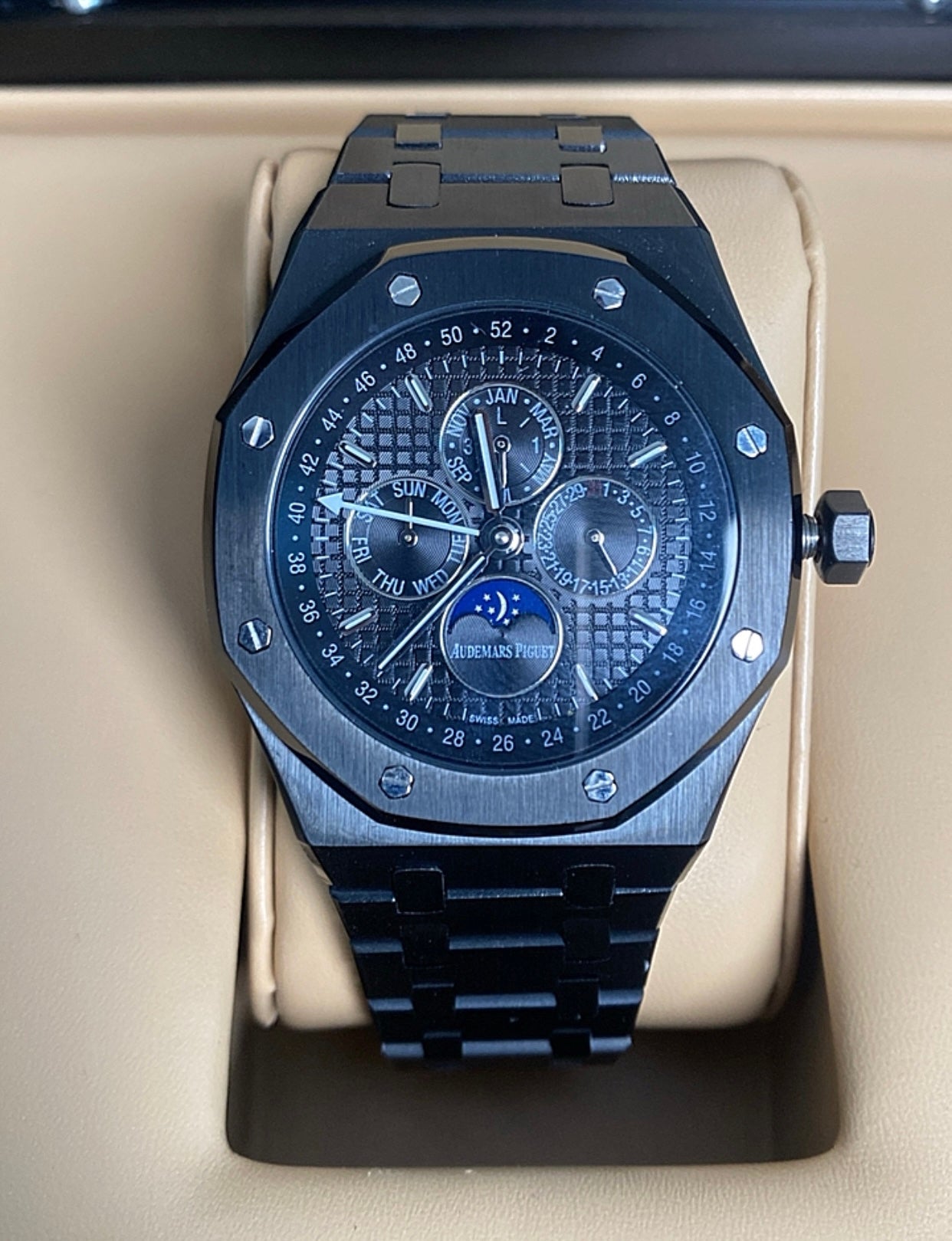 AP Royal Oak Calendar 41 mm - أي بي رويال اوك كاليندار اسود