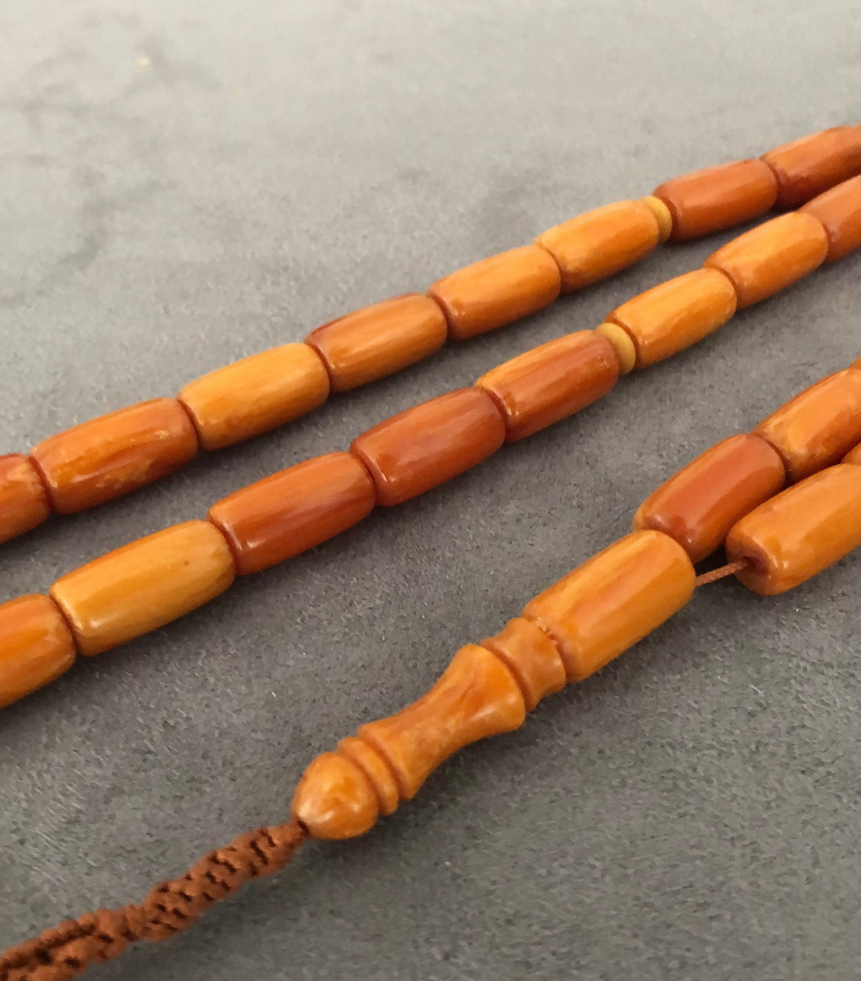 سبحة سندلوس عتيق عمر يزيد عن 50 سنة