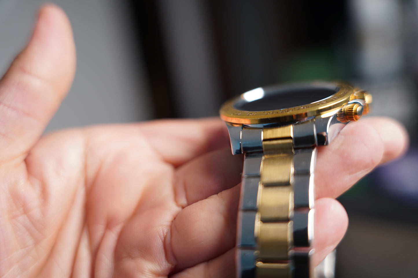 ساعه دايتونا ذهبي الجيل الثالث + سماعات ماي بودز