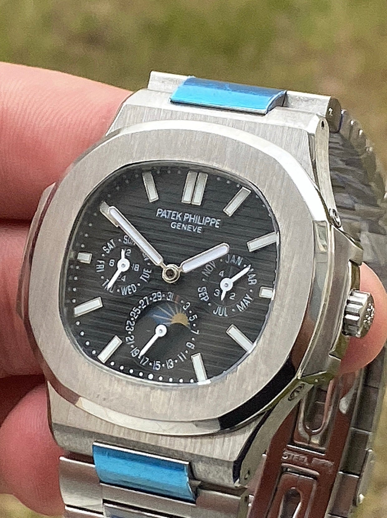 40.5 mm باتيك فيليب نوتلس كرونوجراف مينا اسود  -   -كلين