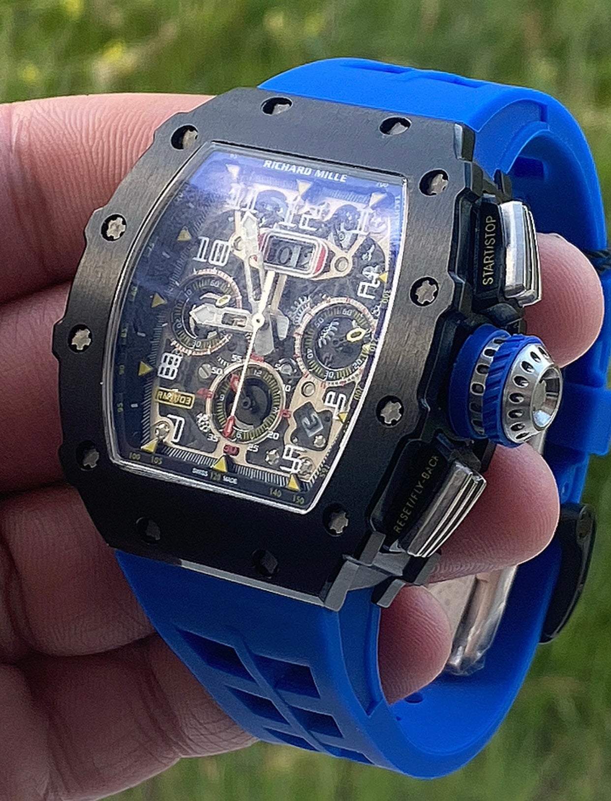 richard mille 11  السعر مليون و ٣٠٠ الف رفيال نادال