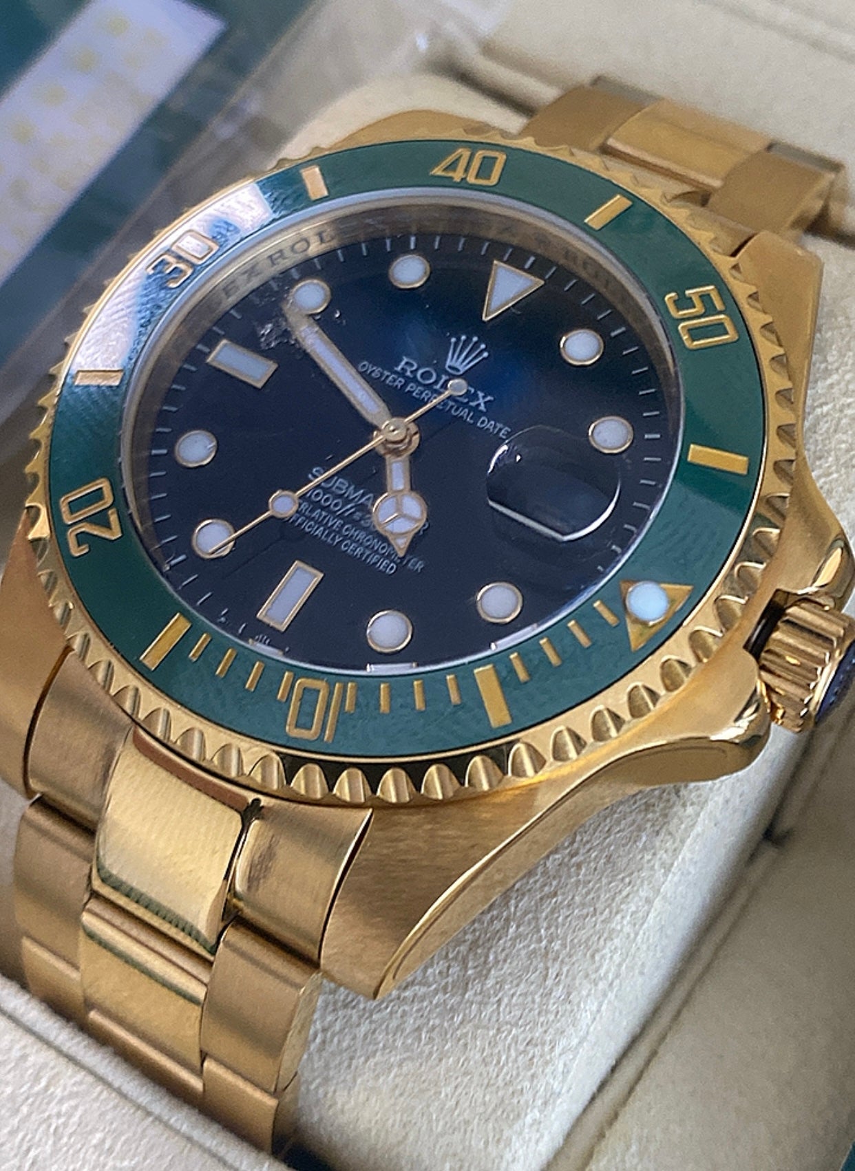 41 mm رولكس سابمارينر ستاربكس مينا اسود + ستراب ذهبي كامل- مستعمل بحالة الجديد
