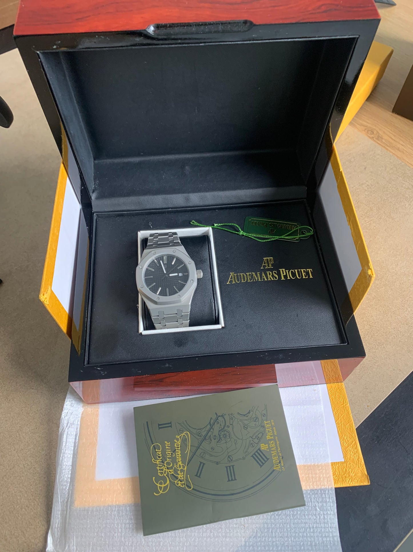 AP Royal Oak 41 mm  - اي بي رويال اوم بلاك ديل - مات فضي