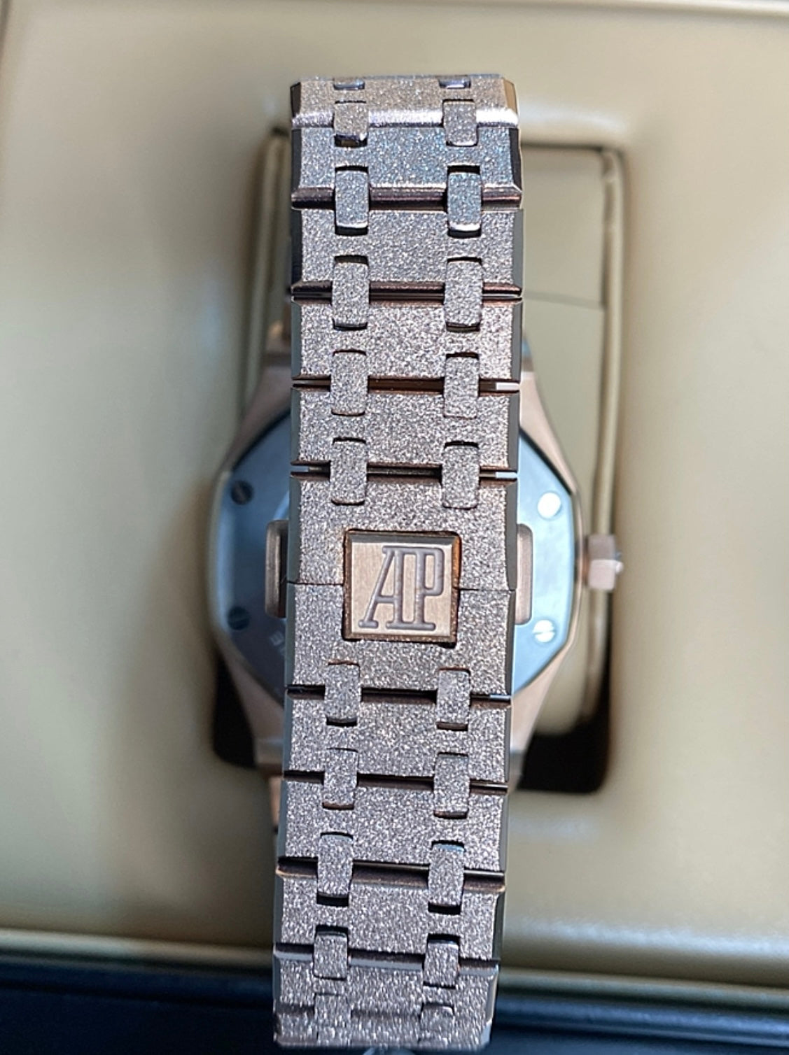 Audemars Pigue Royal Oak Rainbow 41 mm  (كلين تايتل)