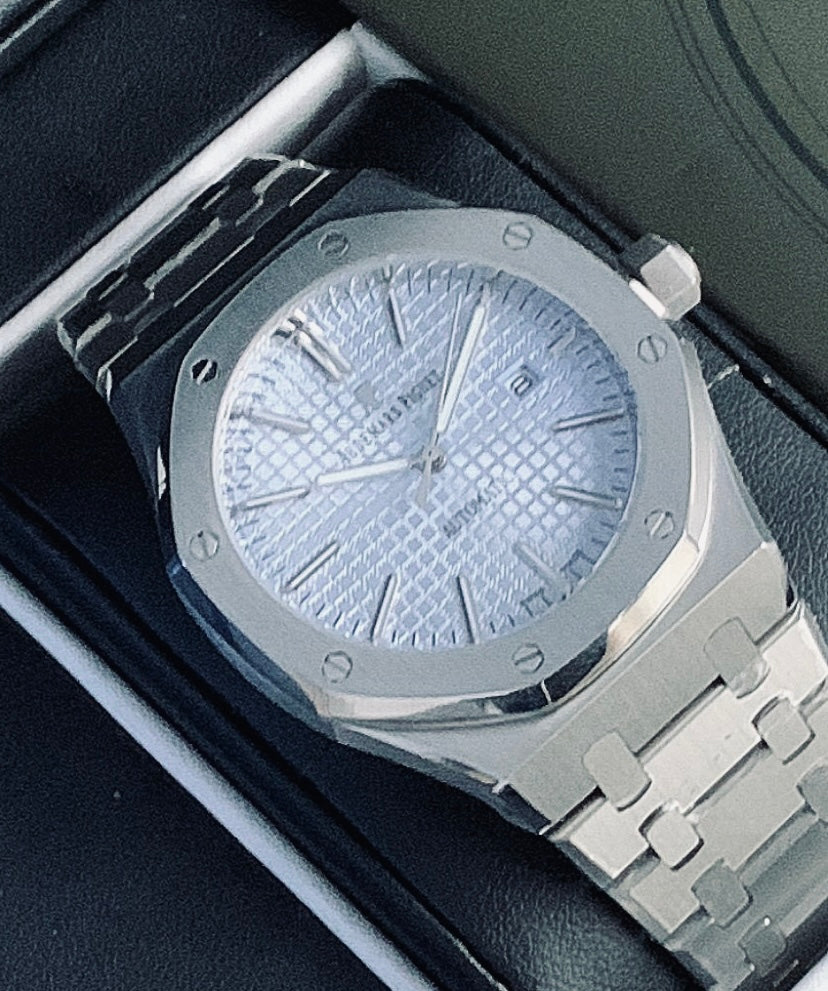 41 mm اوديمارس بيجيه كلين ٢٠٢٤ بلو (AP)