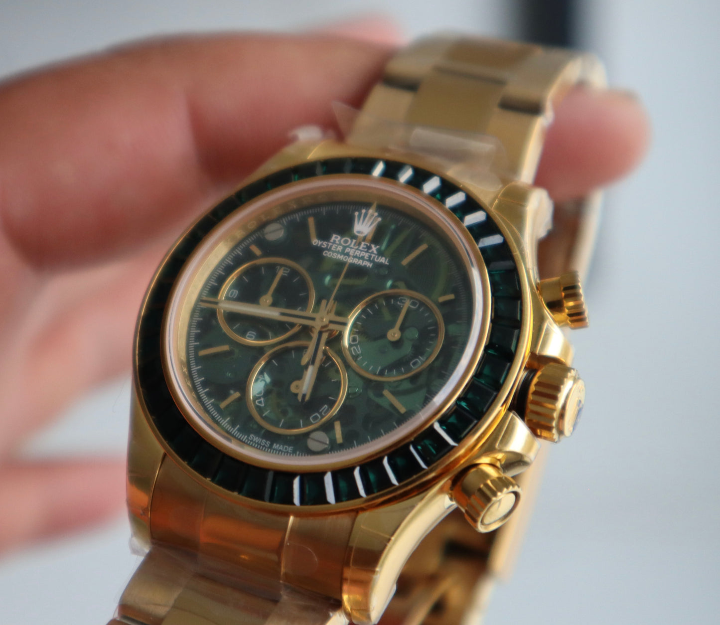 Rolex Daytona Green Ruby 40 mm -قطعة كلين طبق الأصل ماكيمة سويسري طبق الأصل متوفر حبة واحدة في كل العراق