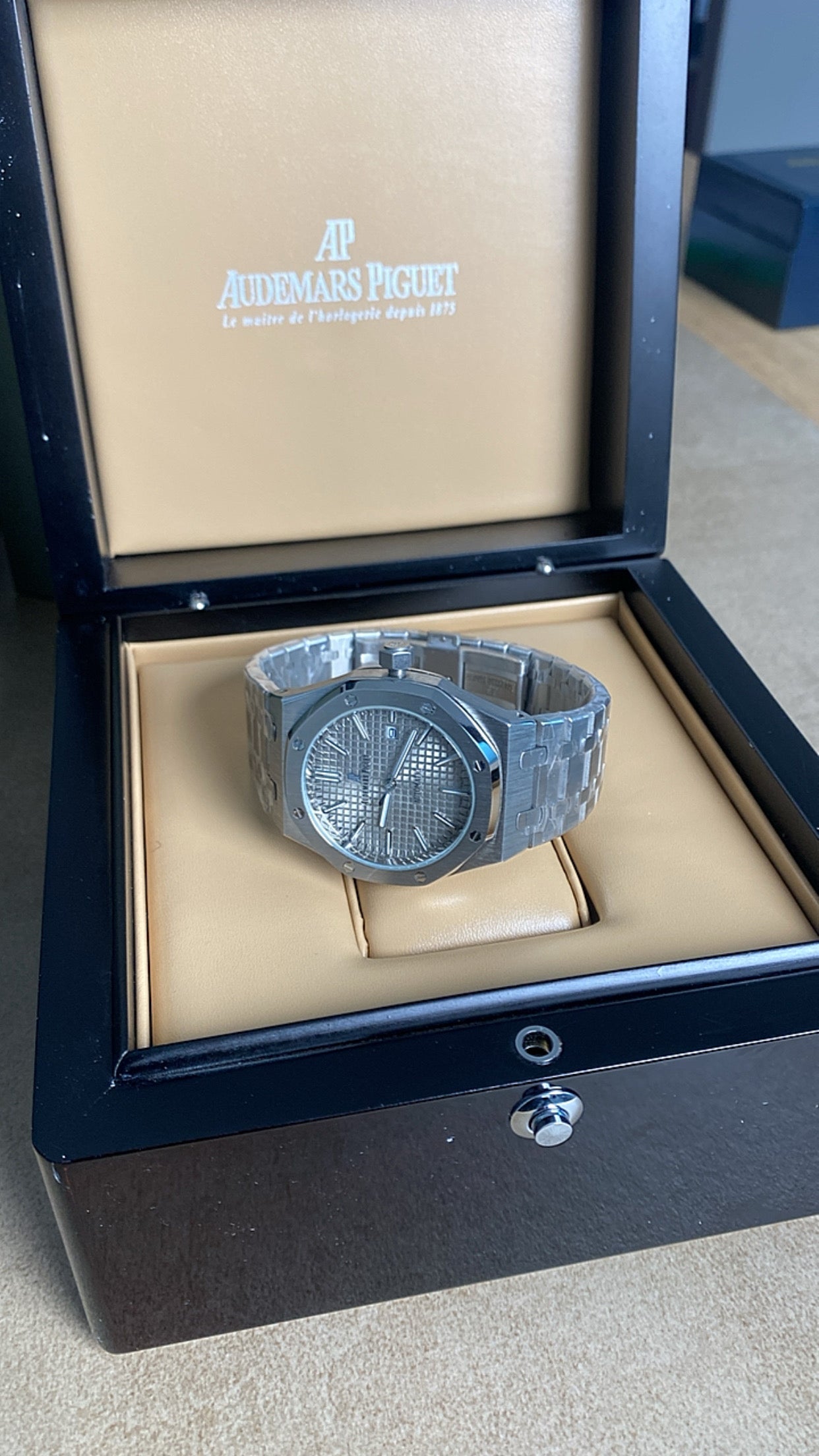 AP titanium 41 mm - ساعة اي بي تيتانيوم كاين تايتل رويال اوك