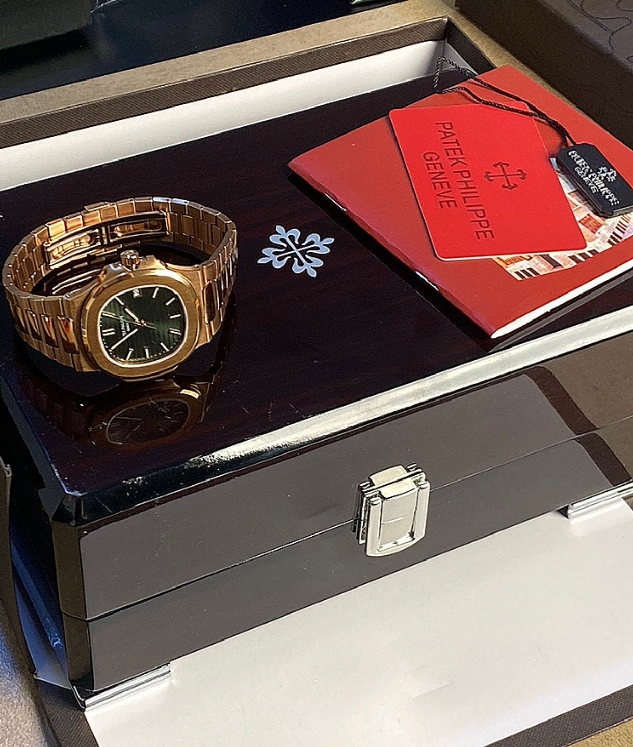 patek philippe 5711- تطابق ١٠٠٪ ماكينة سويسري باتيك فيليب نوتليس كلين قطعه واحده
