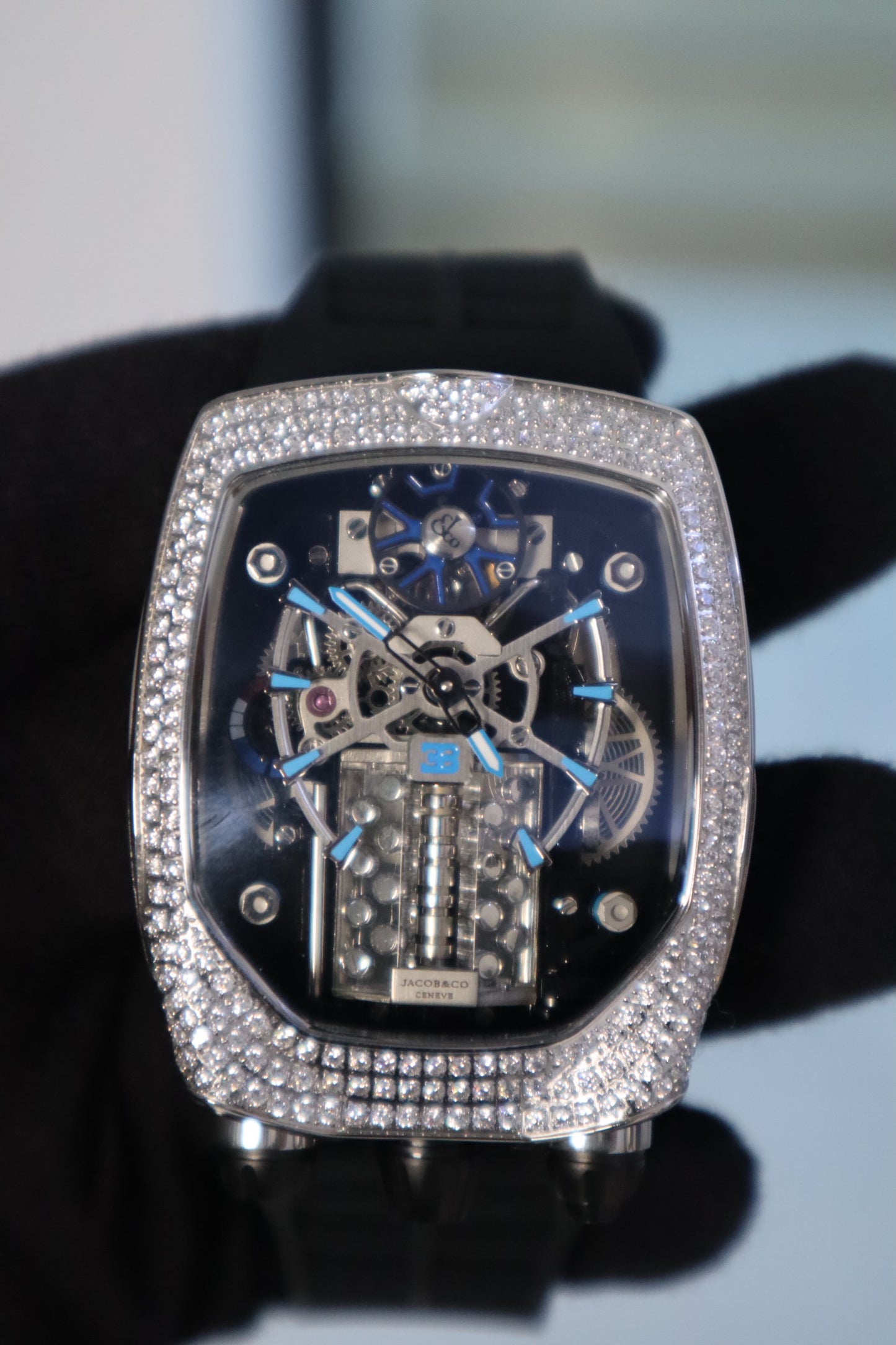 جاكوب اند كو بوجاتي شيرون فول دايموند - ماكينة سويسري توربيون