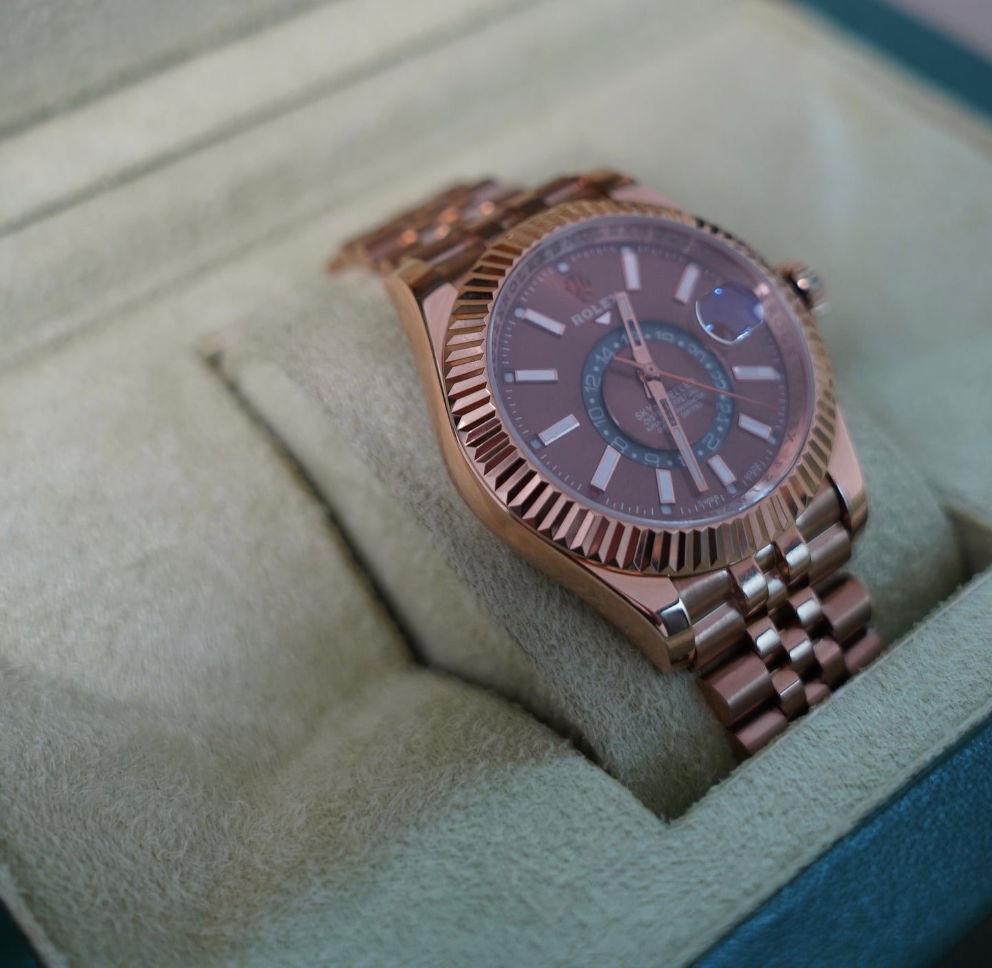 42 mm السعر بالاردني ٣٠٠ دينار رولكس سكاي دولر روز جولد سوبر كواليتي
