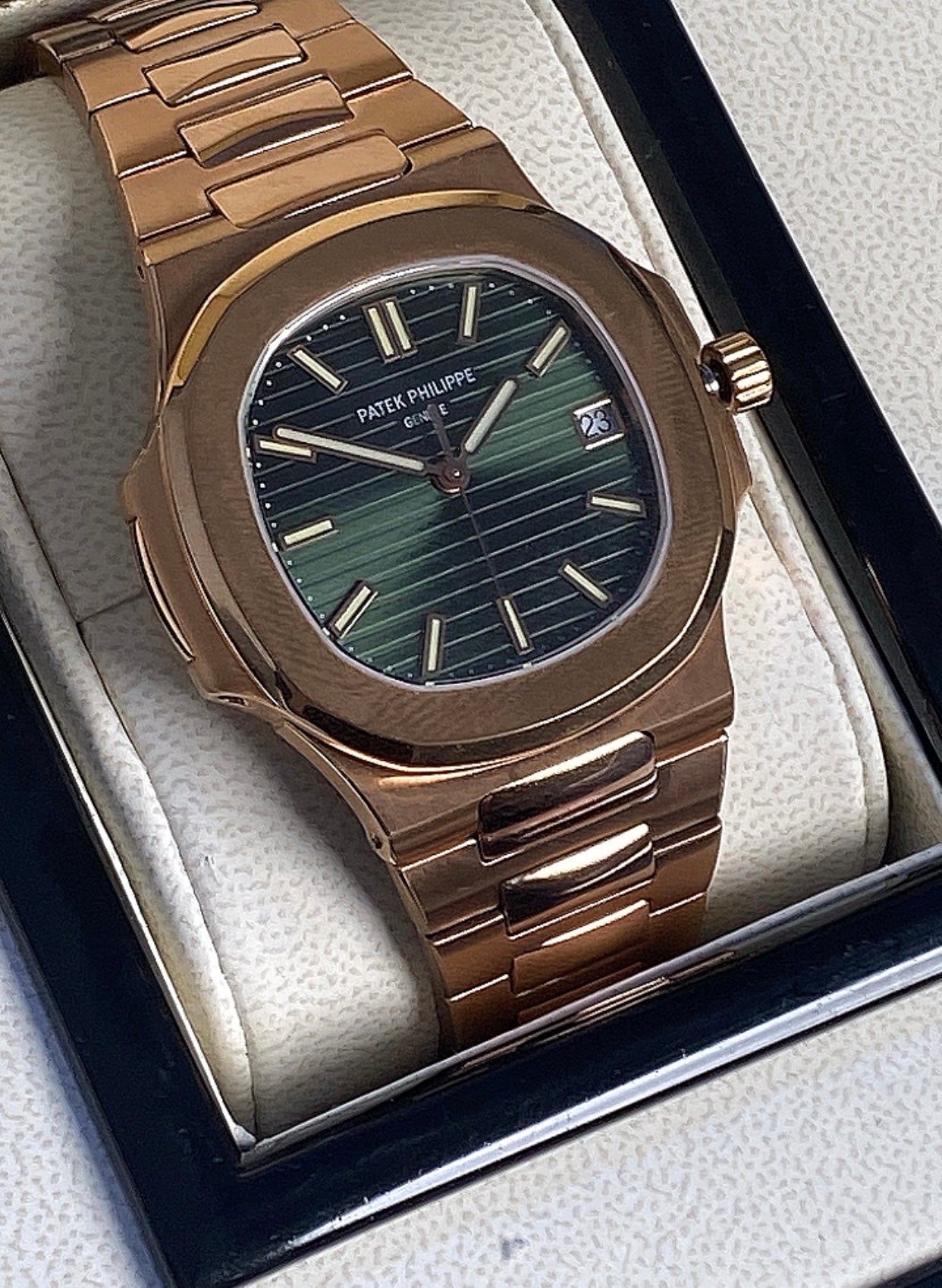 patek philippe 5711- تطابق ١٠٠٪ ماكينة سويسري باتيك فيليب نوتليس كلين قطعه واحده