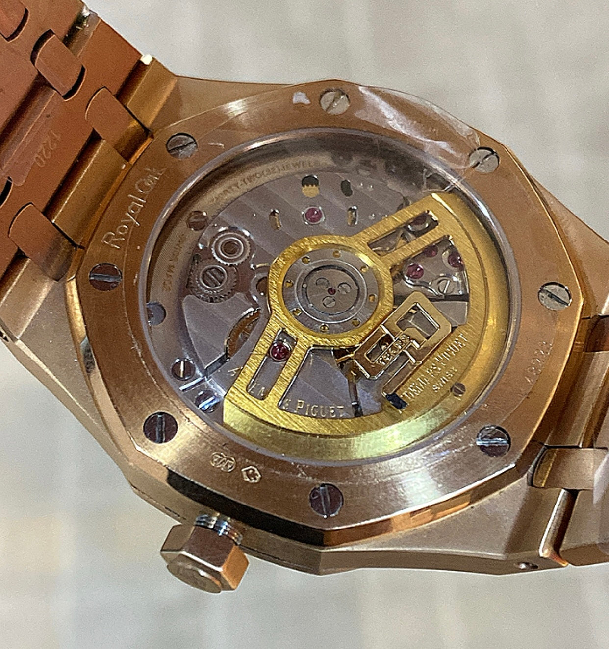 AP ROYAL OAK - رويال اوك كلين اعلى جودة- روز جولد  (السعر بالاردني 550 دينار واصلة لعمان)