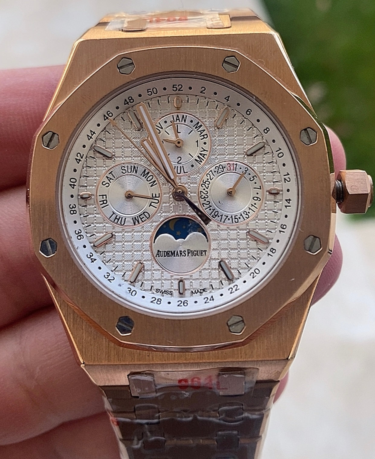 AP Calendar RoseGold 41 mm(كلين تايتل)