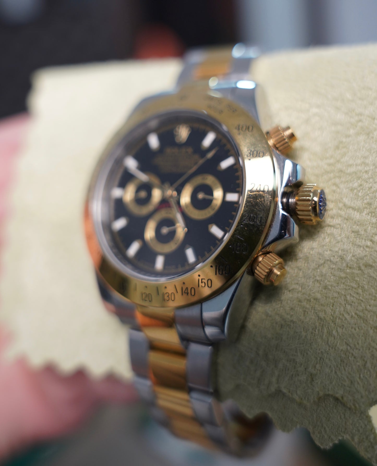 Rolex Cosmograph Daytona Yellow Gold & Black 40 mm