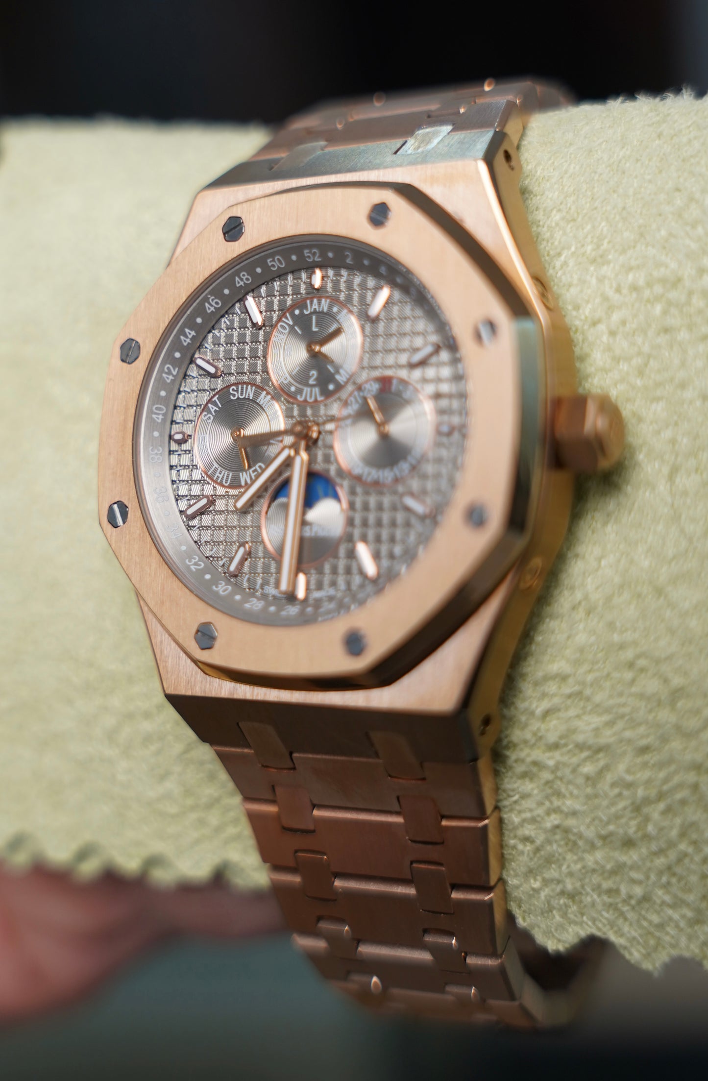 AP Royal Oak 41 mm  -  رويال اوك كاليندر روز جولد سوبر كواليتي