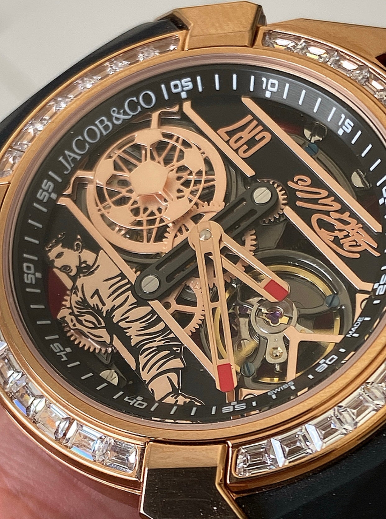 (السعر بالدينار الأردني 550 / كلين مطابقة للأصلية )Jacob & Co CR7