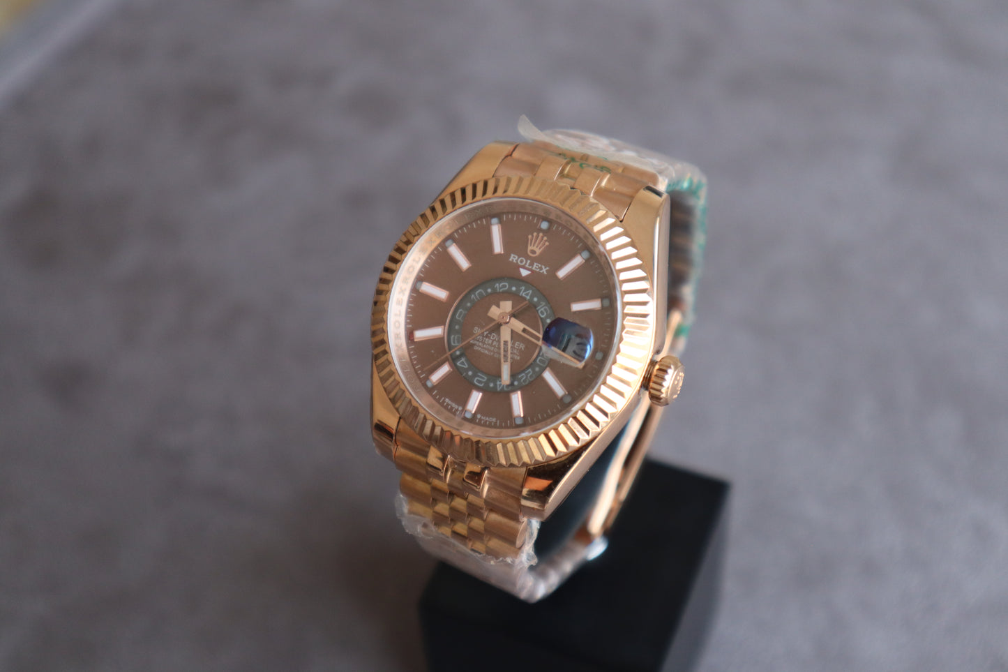 42 mm السعر بالاردني ٣٠٠ دينار رولكس سكاي دولر روز جولد سوبر كواليتي