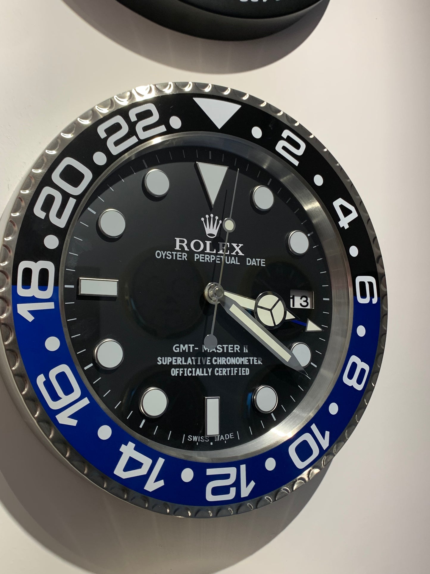 ساعه حائط بتصميم رولكس باتمان -  تصميم دقيق تاريخ.وعقربين ROLEX GMT BATMAN