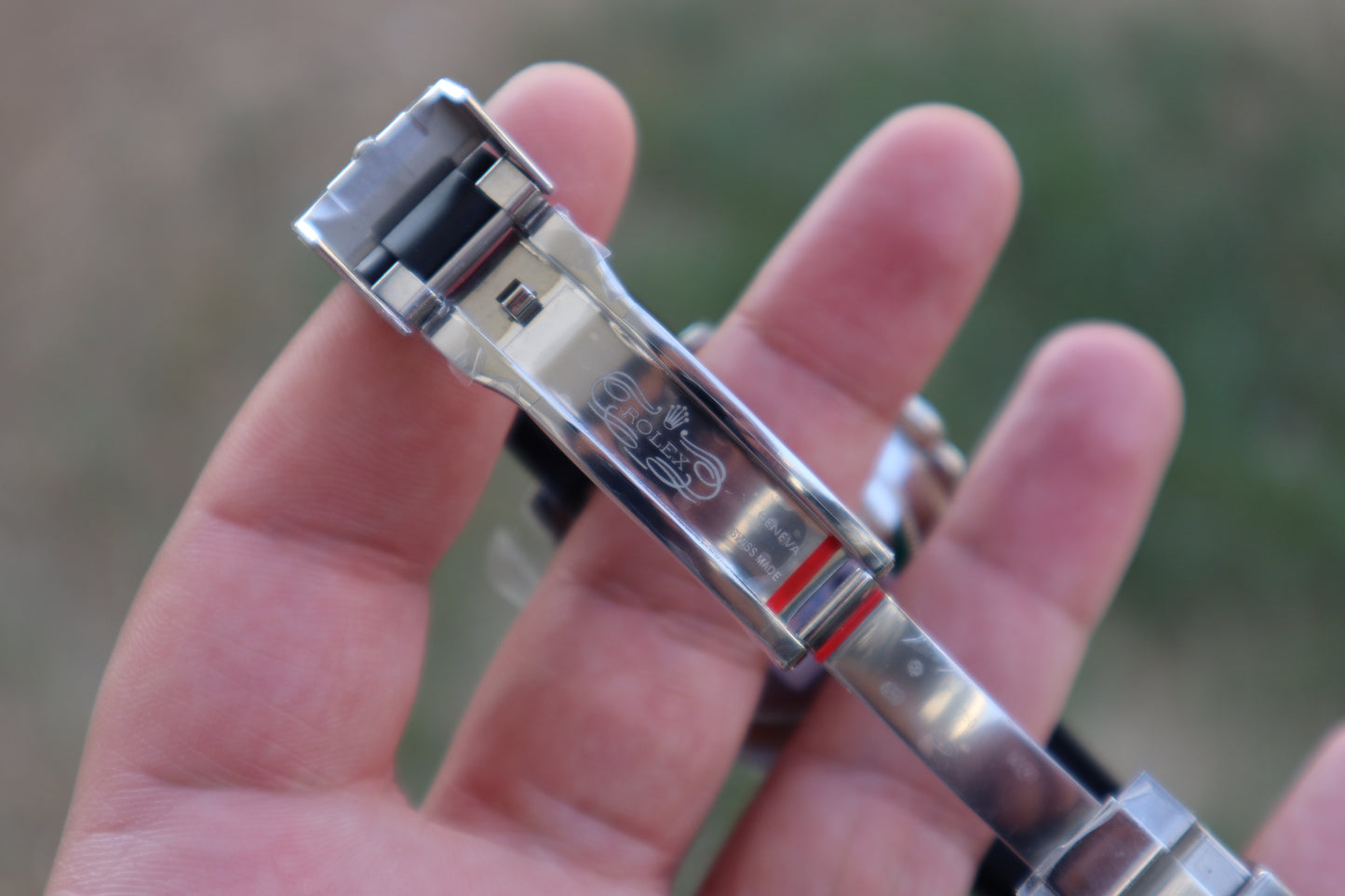 Rolex Daytona Cosmograph- الساعة طبق الأصلية و نفس الماكينة بتعقيداتها