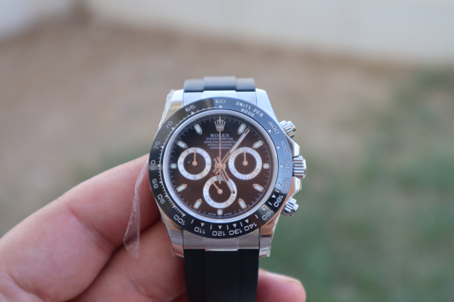 Rolex Daytona Cosmograph- الساعة طبق الأصلية و نفس الماكينة بتعقيداتها