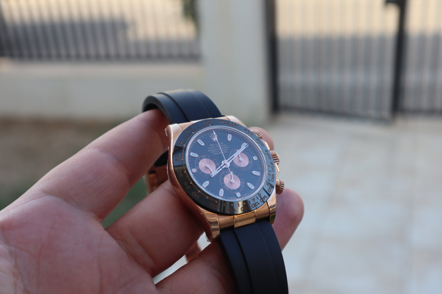 Rolex Daytona Cosmograph Chocolate - الساعة طبق الأصلية و نفس الماكينة بتعقيداتها