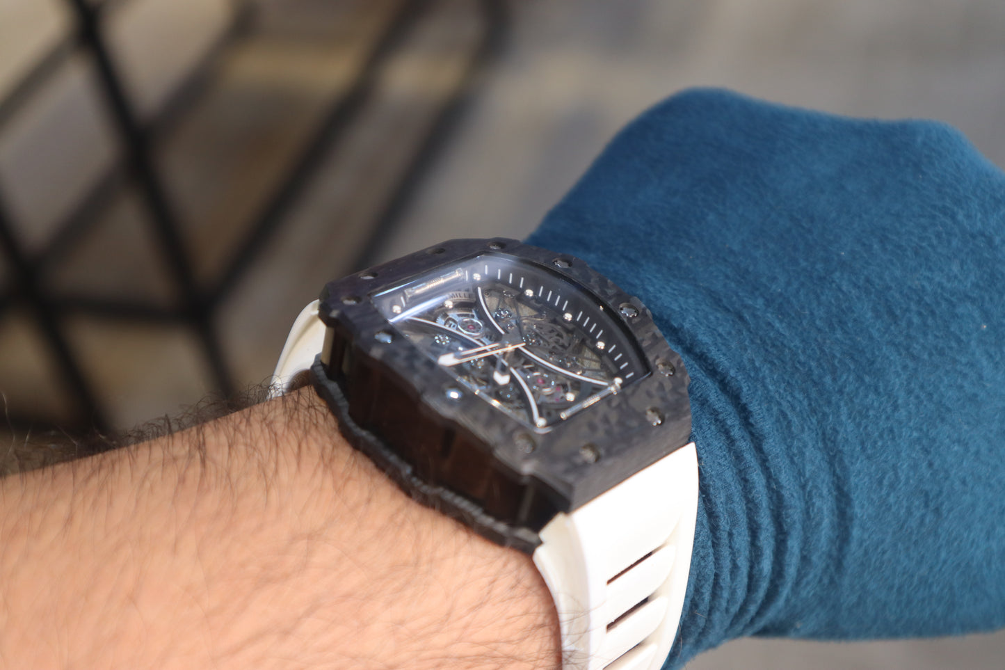 ريتشارد ميل كاربون طبق الاصل وارد تركيا - باله سعرها في تركيا ٣ الاف دولار - سعر الساعة مليون و مئة الف