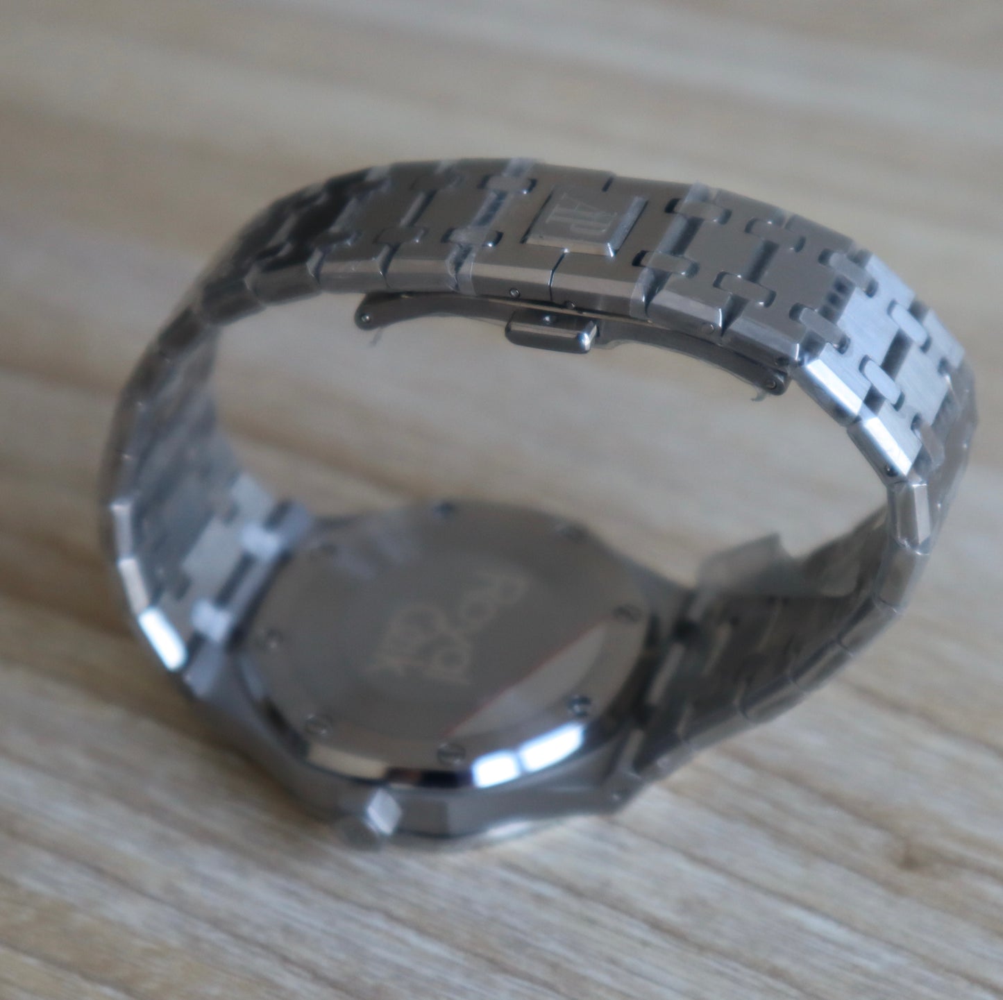 اي بي رويال ارك جراند ماستر- باله سعرها في تركيا 800  دولار - سعر الساعة م