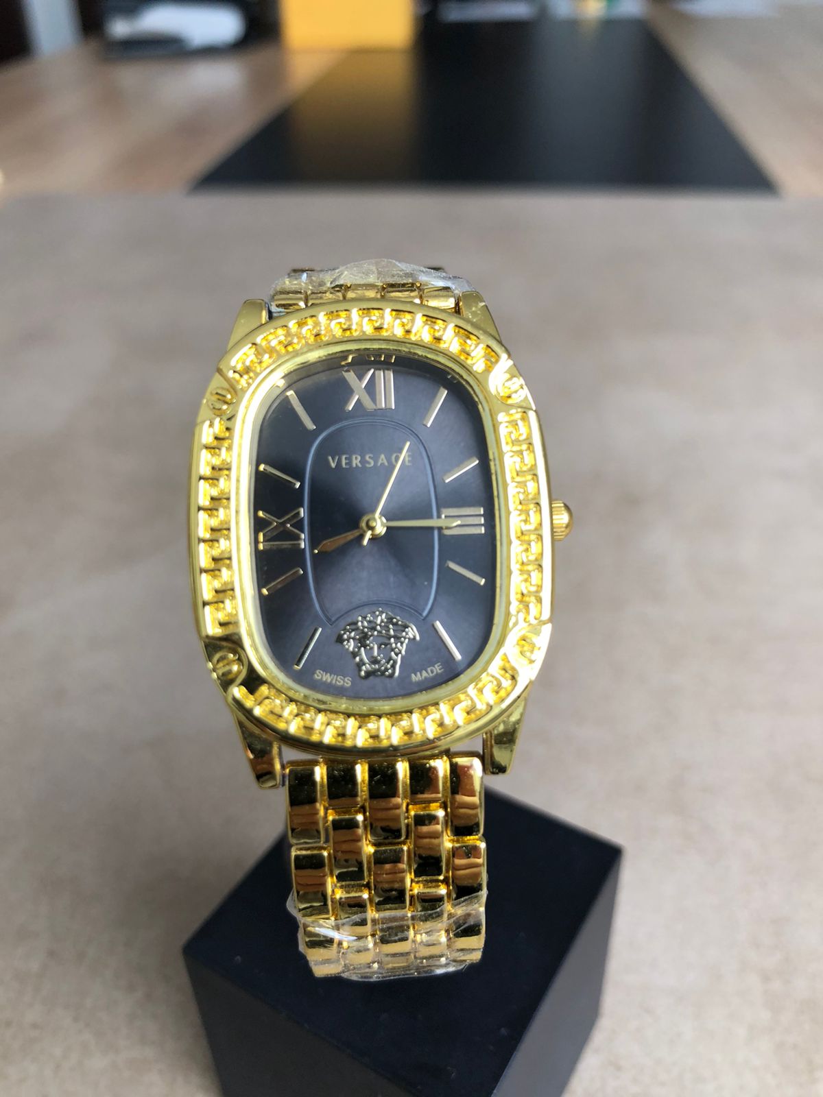 VERSACE WATCH : ساعة فريساتشي