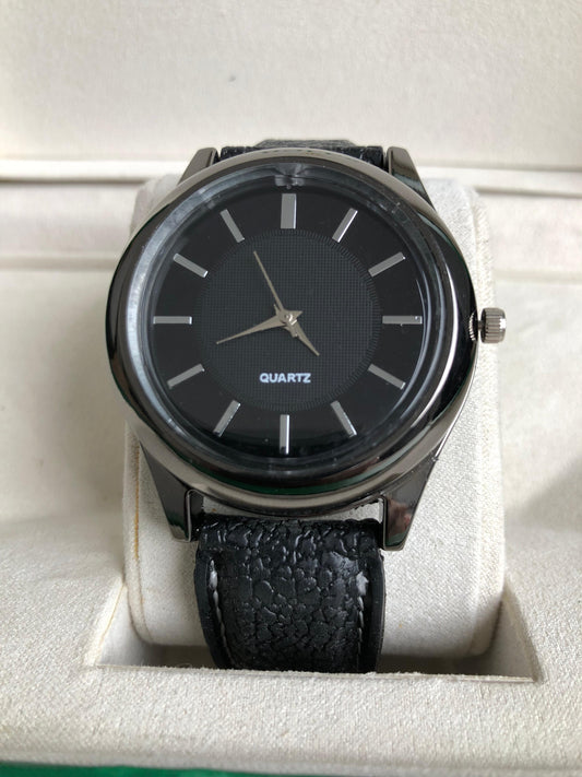 QUARTZ WATCH : ساعة  كوارتز