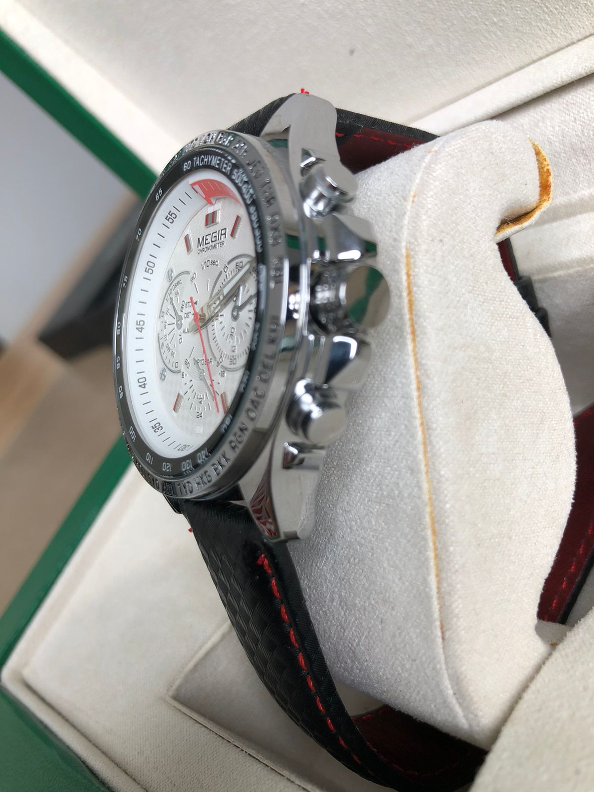 MEGIA WATCH :  ساعة ميغيا