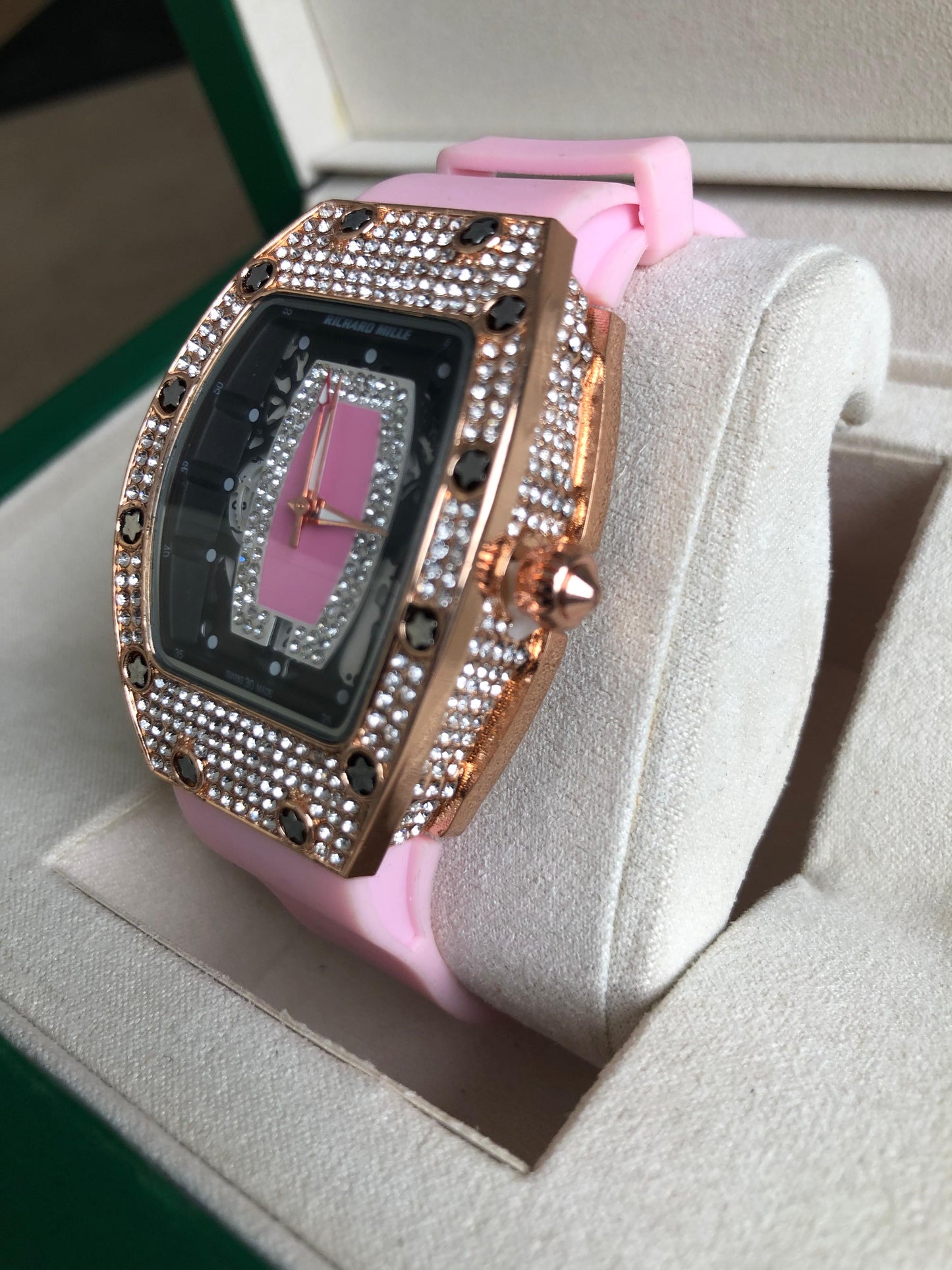 RICHARD MILLE WATCH   :   ساعة ريتشارد ميل وردي