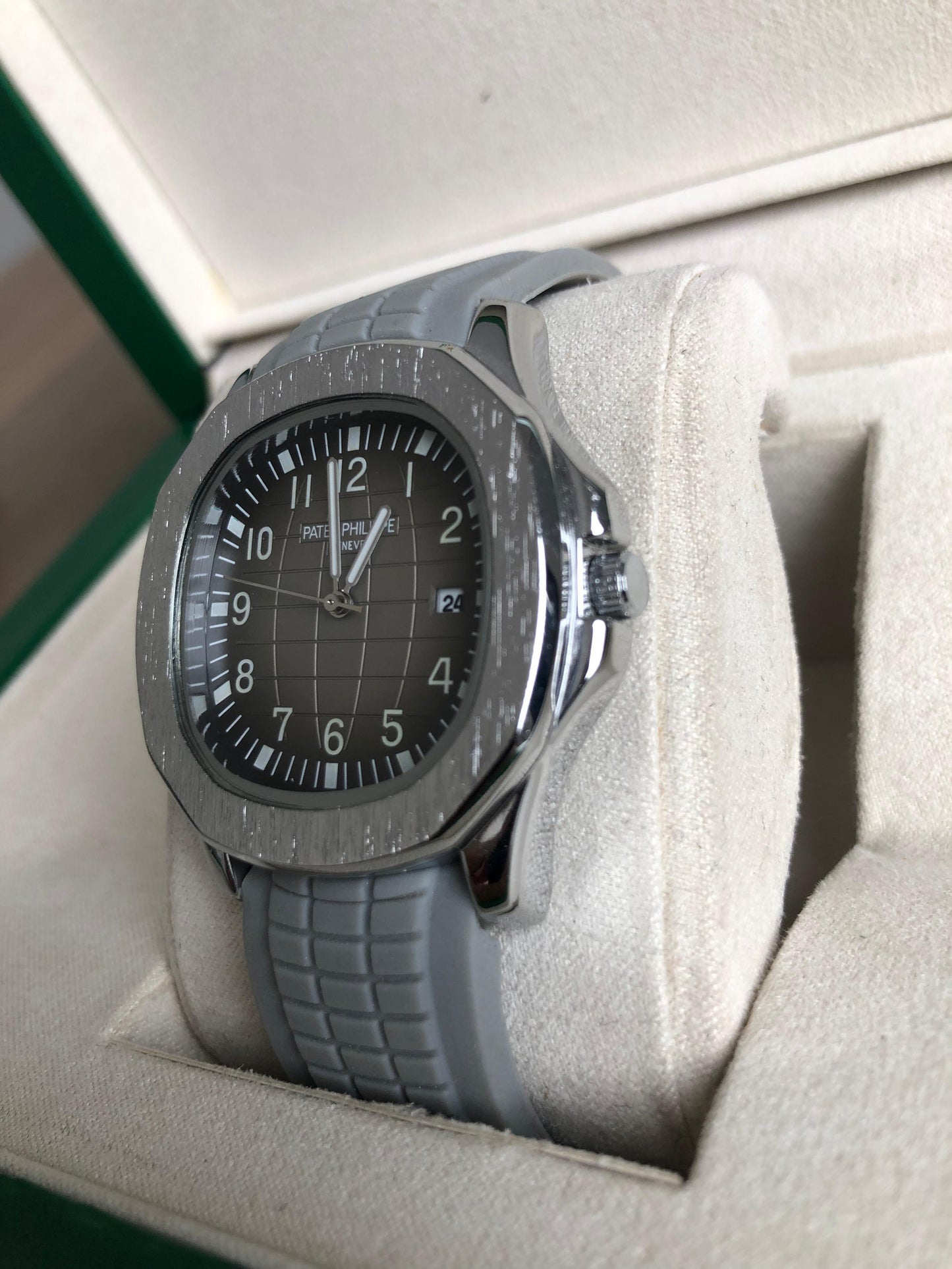 PATEK PHILIPPE WATCH   :   ساعة باتيك فيليب رصاصي