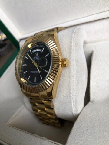 ROLEX WATCH   :  ساعة رولكس داي دايت ذهبي