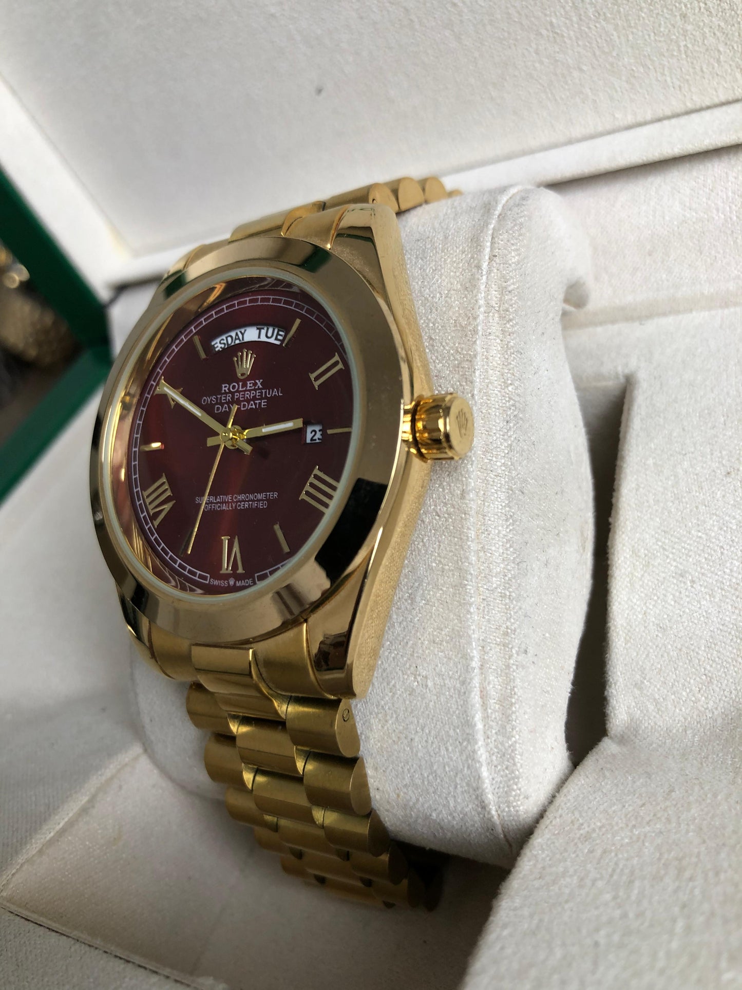 ROLEX WATCH : ساعة رولكس داي ديت احمر ذهبي