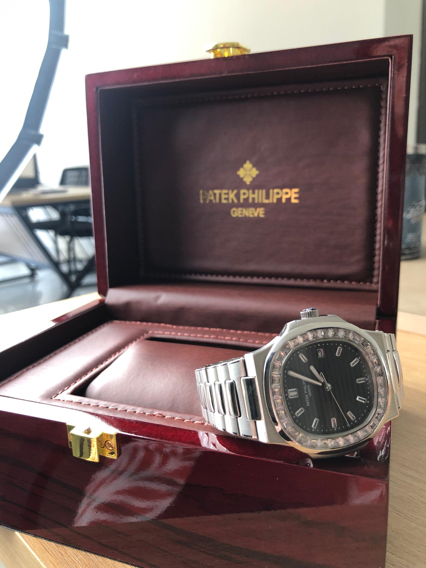Patek Philippe Nautilus 5711/1A - تطابق ١٠٠٪ ماكينة سويسري باتيك فيليب نوتليس كلين قطعه واحده