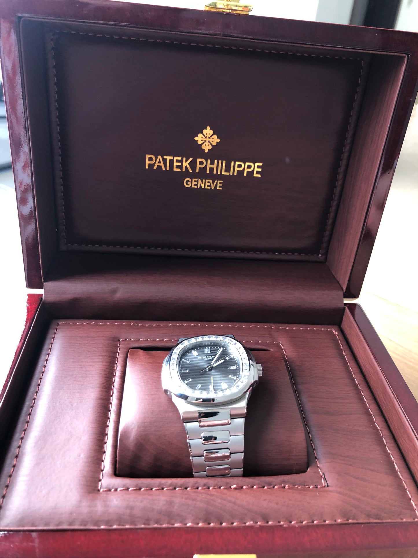 Patek Philippe Nautilus 5711/1A - تطابق ١٠٠٪ ماكينة سويسري باتيك فيليب نوتليس كلين قطعه واحده