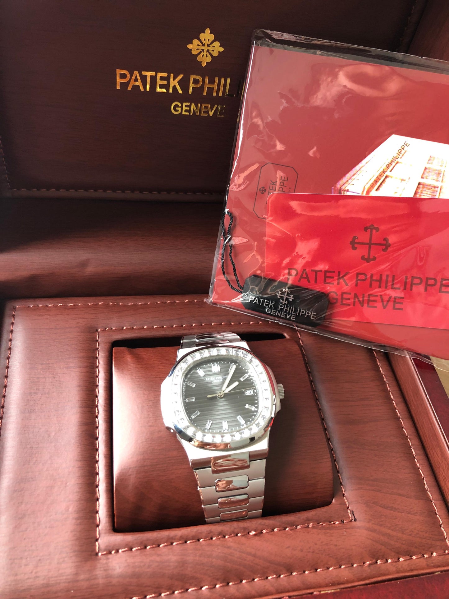 Patek Philippe Nautilus 5711/1A - تطابق ١٠٠٪ ماكينة سويسري باتيك فيليب نوتليس كلين قطعه واحده