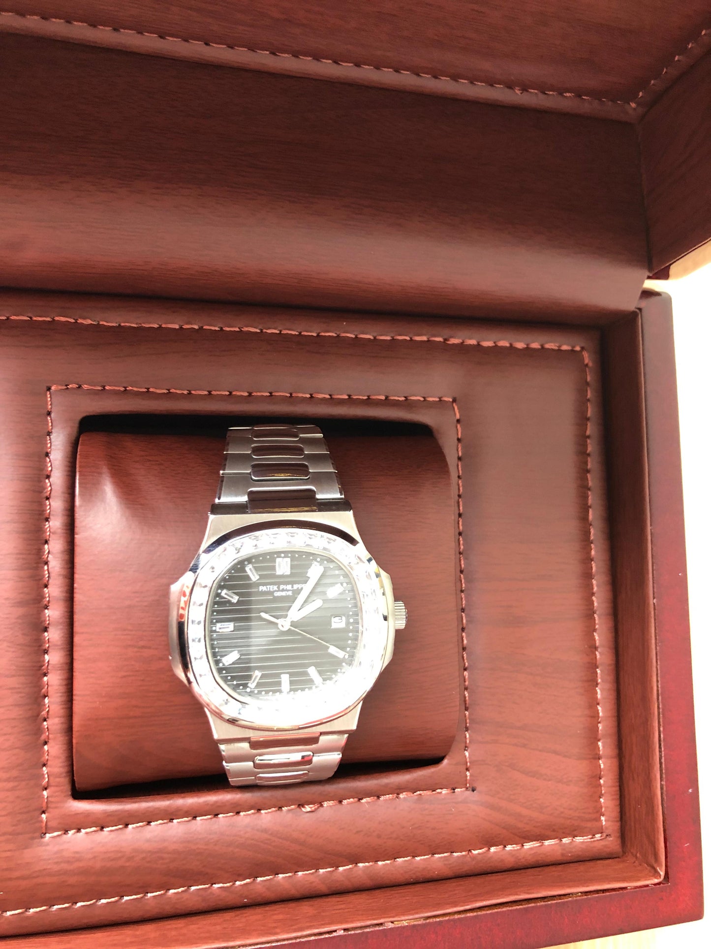 Patek Philippe Nautilus 5711/1A - تطابق ١٠٠٪ ماكينة سويسري باتيك فيليب نوتليس كلين قطعه واحده