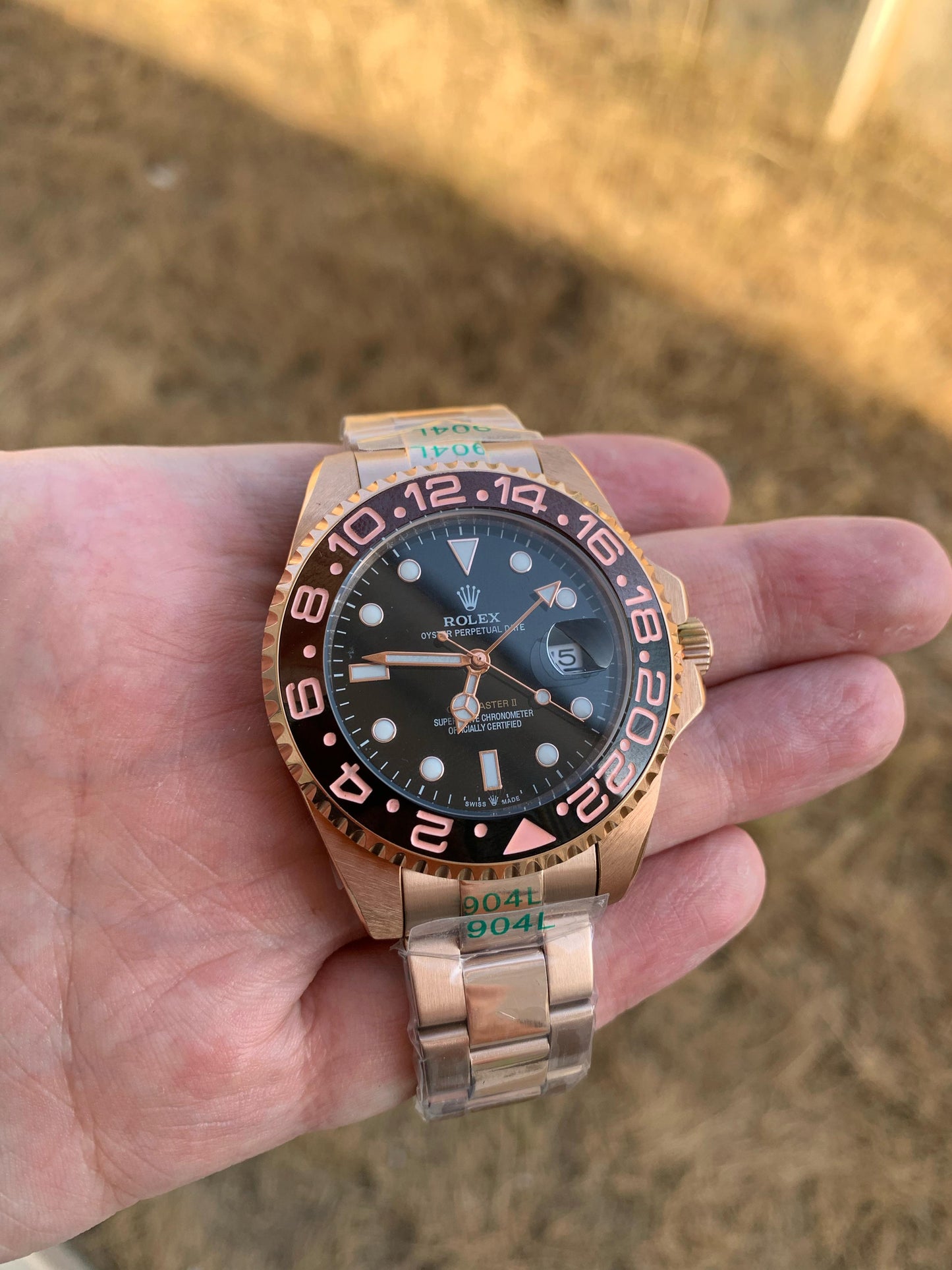 40 mm  السعر بالدينار الاردني ٣٠٠ دينار - رولكس روت بير روز جولد