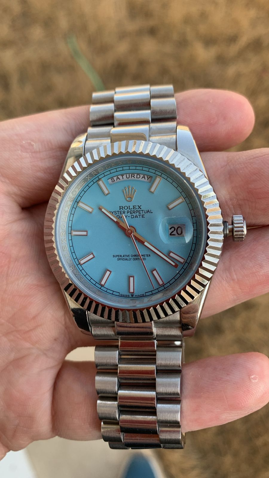 40 mm  السعر بالدينار الاردني 350 دينار -رولكس داي ديت تيفاني  - قطعة واحدة كلين تايتل