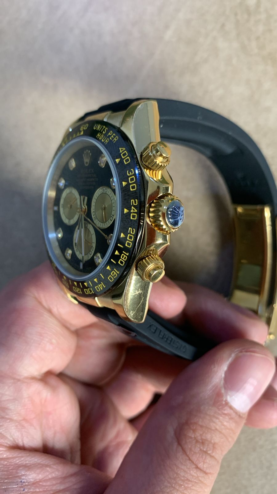 السعر بالدينار الاردني 350 دينار - رولكس دايتونا ربر بيكاتشو-  قطعه واحده