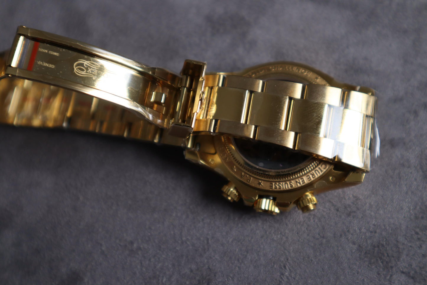 Rolex Daytona Green Ruby 40 mm -قطعة كلين طبق الأصل ماكيمة سويسري طبق الأصل متوفر حبة واحدة في كل العراق