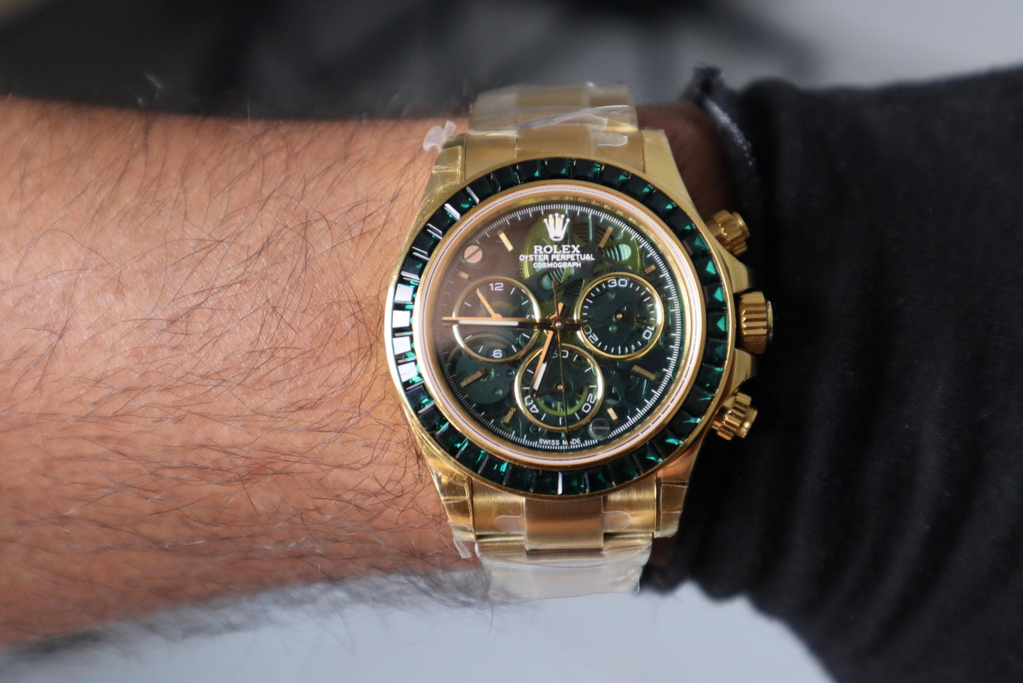 Rolex Daytona Green Ruby 40 mm -قطعة كلين طبق الأصل ماكيمة سويسري طبق الأصل متوفر حبة واحدة في كل العراق