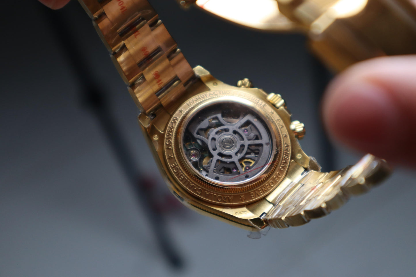 Rolex Daytona Green Ruby 40 mm -قطعة كلين طبق الأصل ماكيمة سويسري طبق الأصل متوفر حبة واحدة في كل العراق